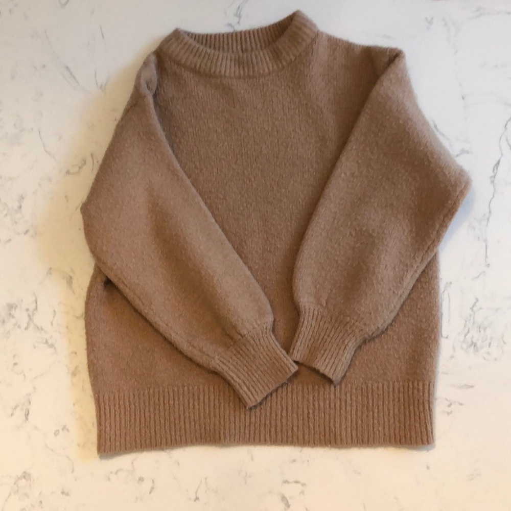 GAP girls 10 sweater gently used